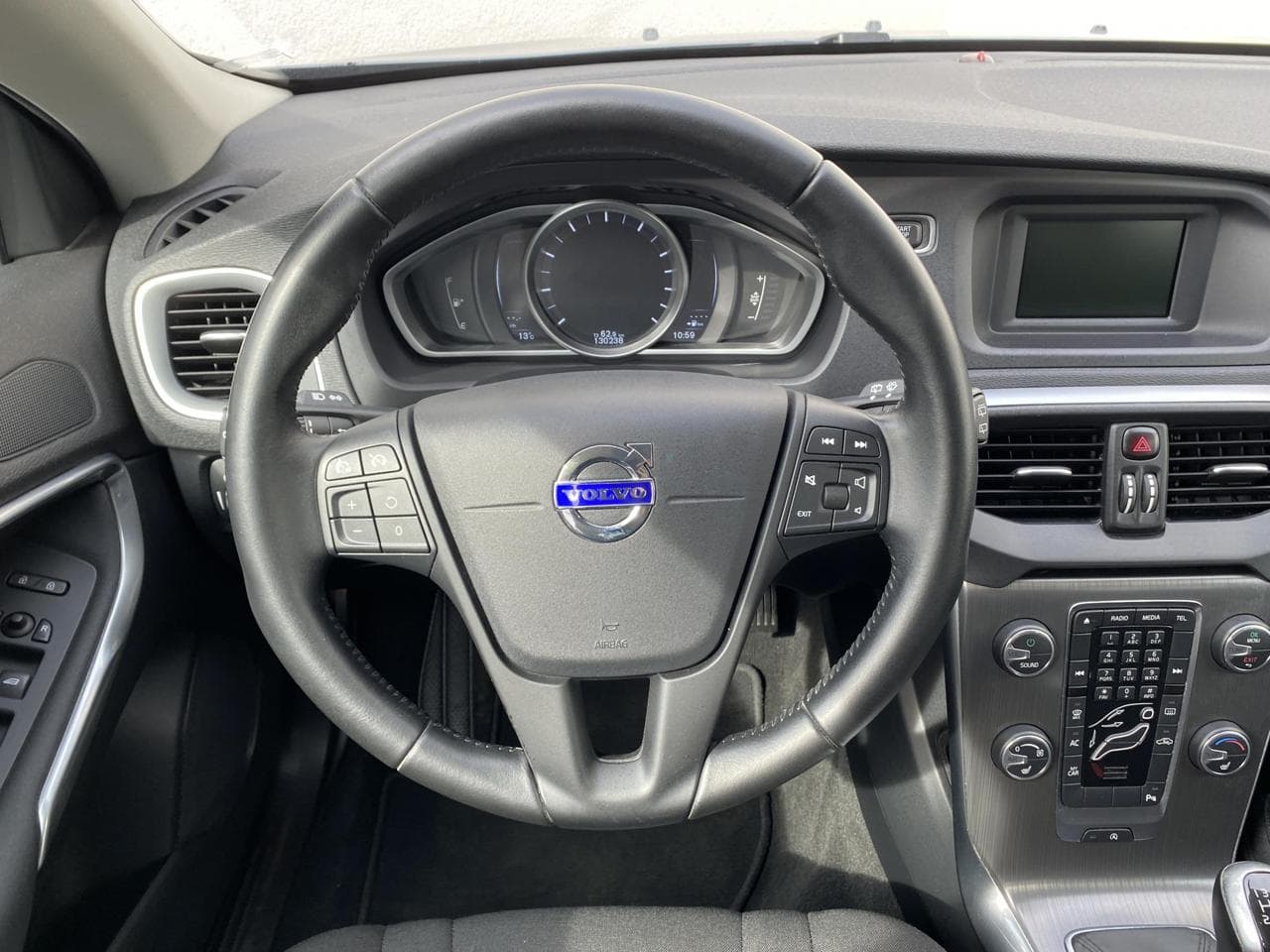 2016 Volvo V40 - 11