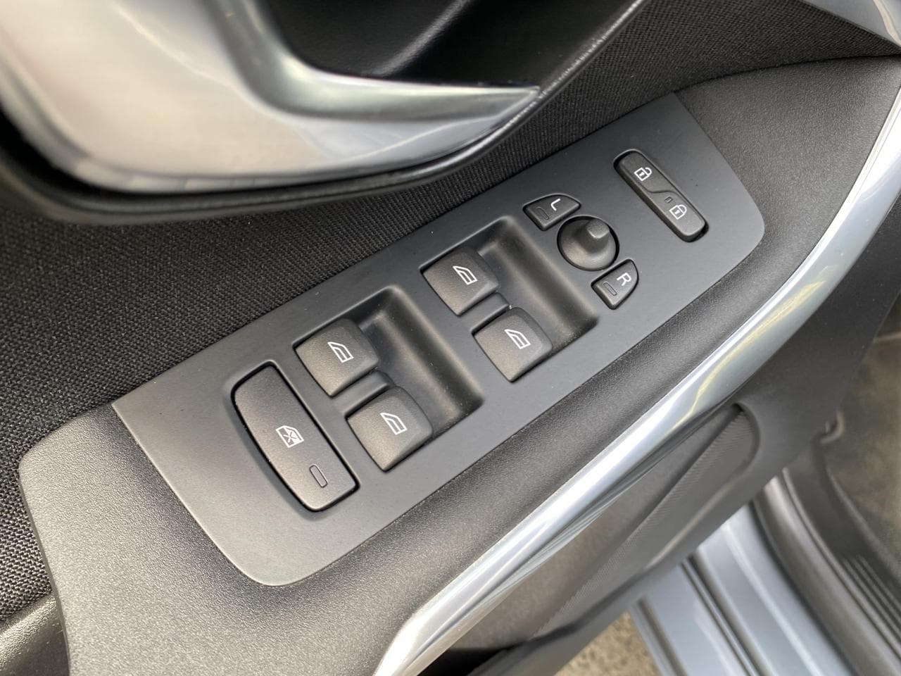 2016 Volvo V40 - 13