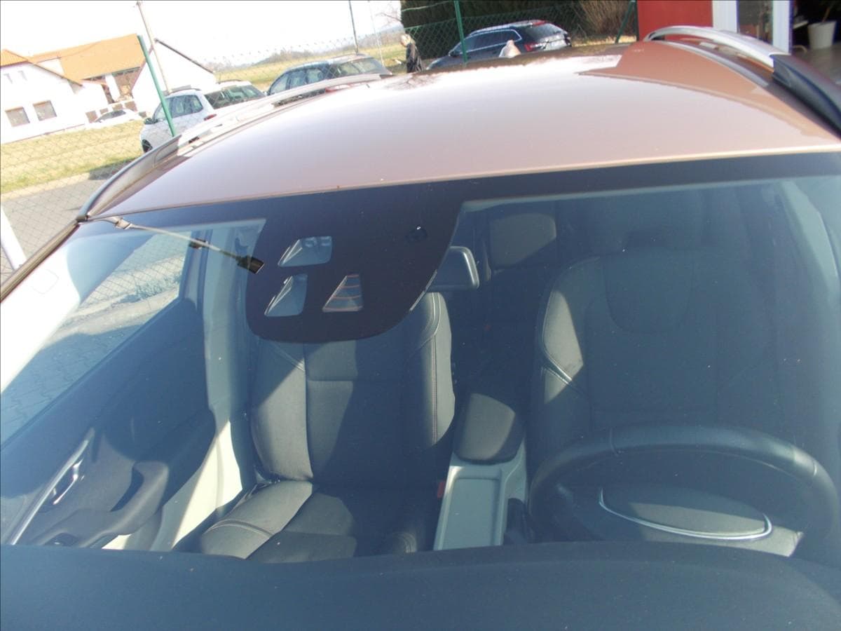 2015 Volvo V40 - 7