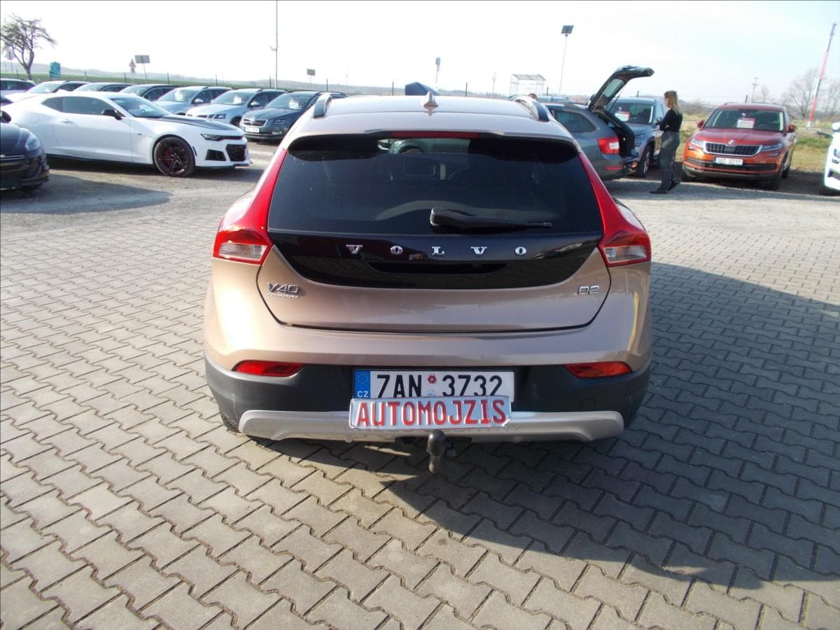2015 Volvo V40 - 10
