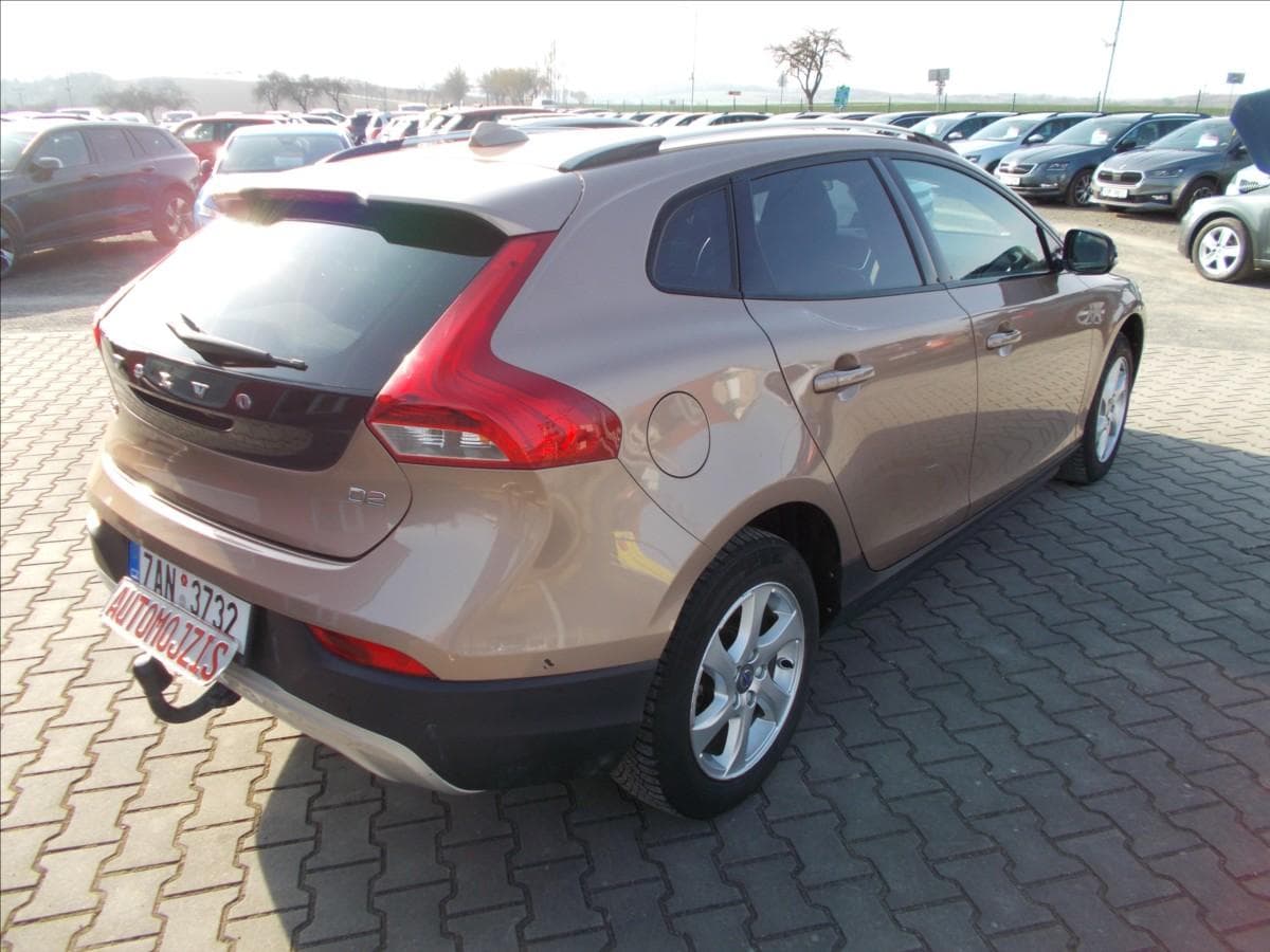 2015 Volvo V40 - 11