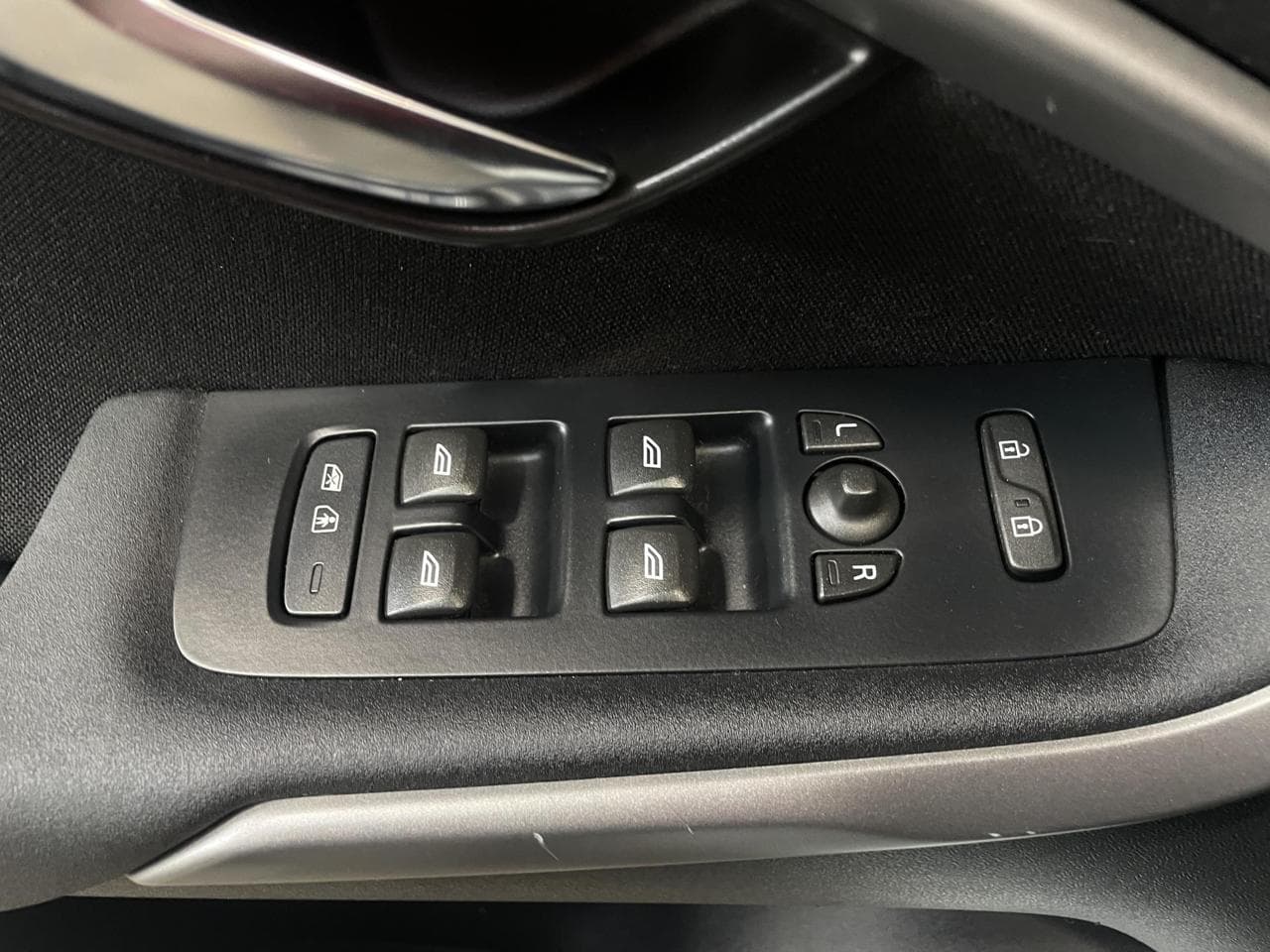 2015 Volvo V40 - 11