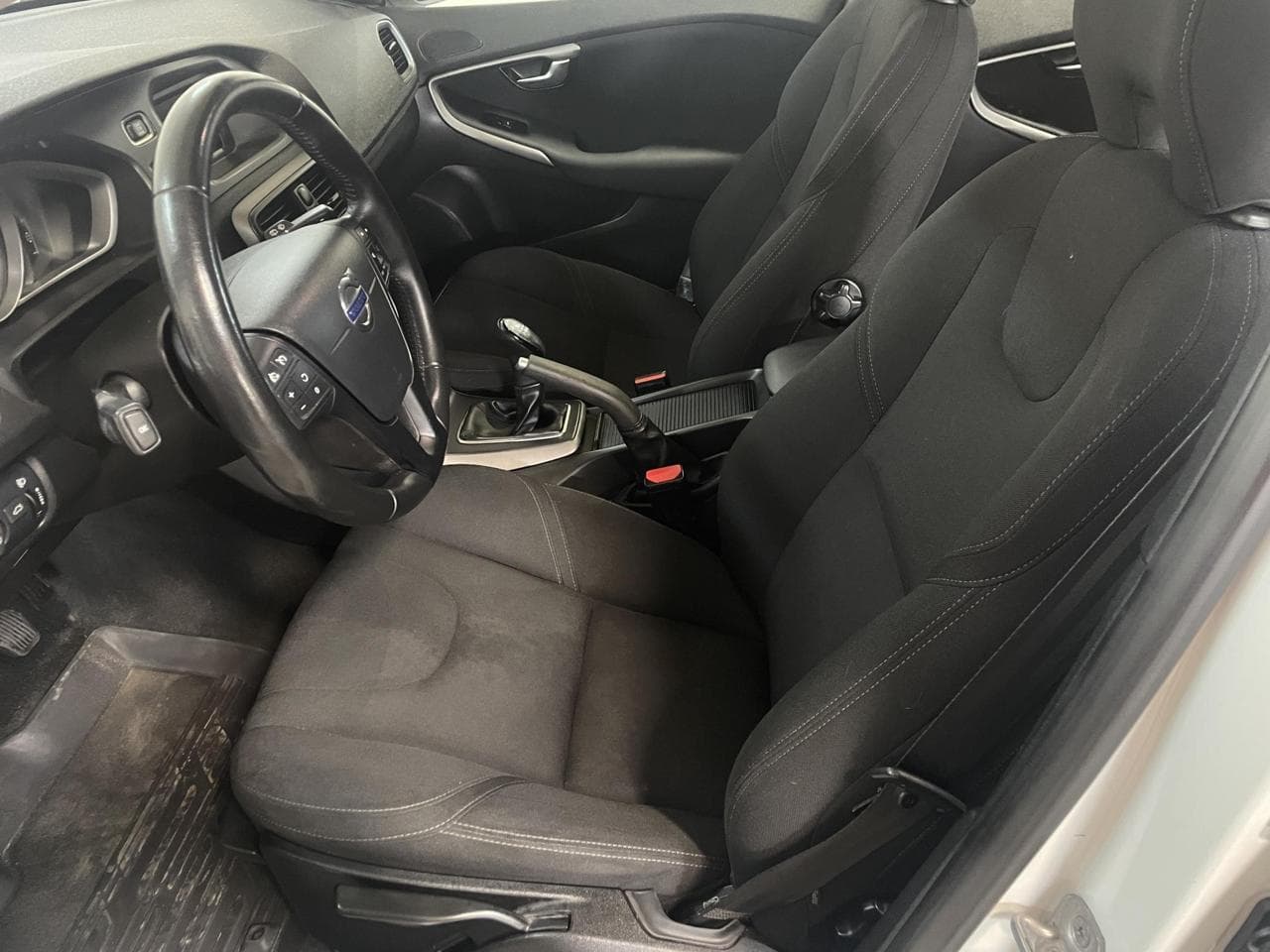 2015 Volvo V40 - 8