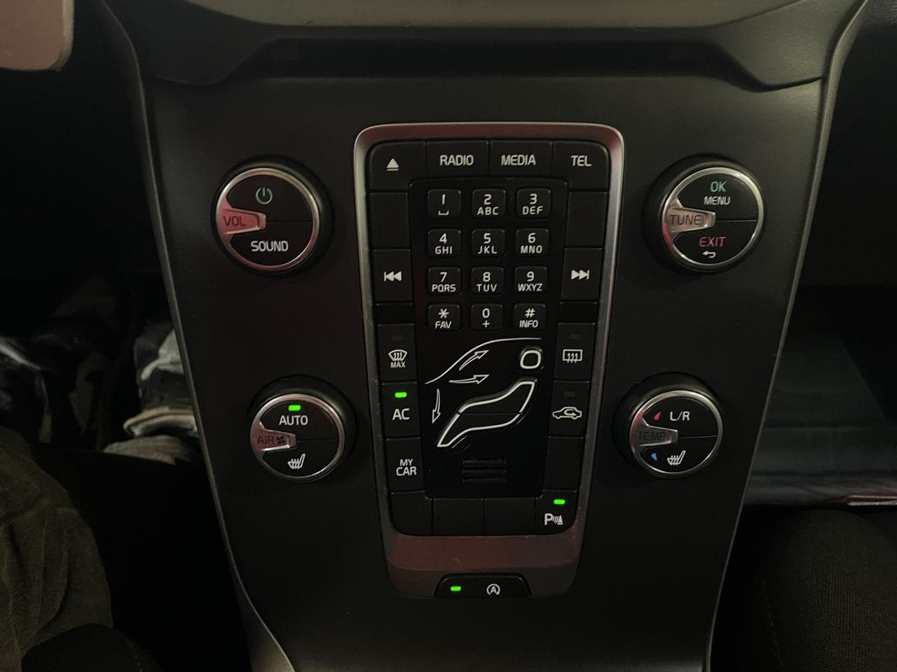 2015 Volvo V40 - 16