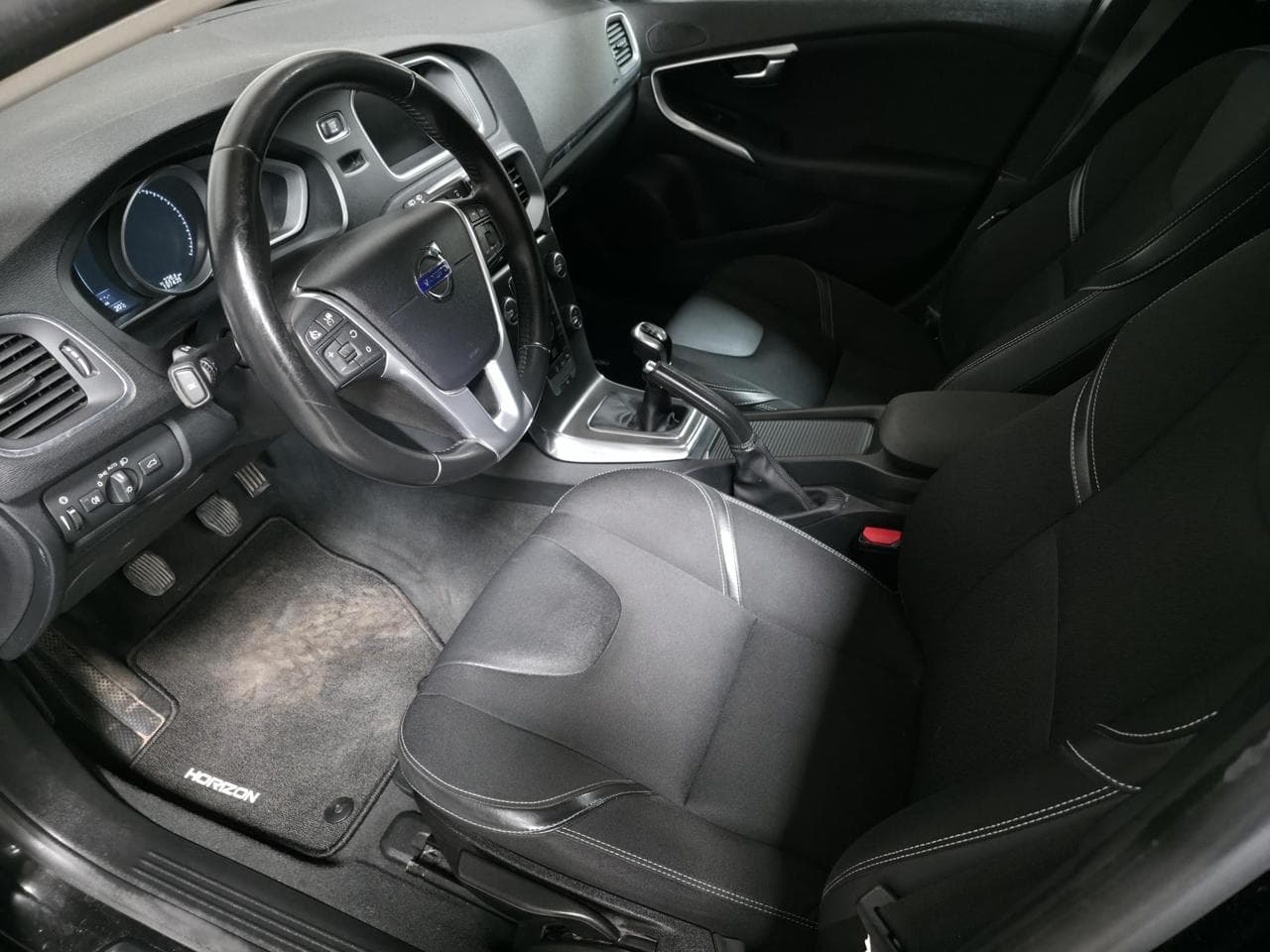 2015 Volvo V40 - 14