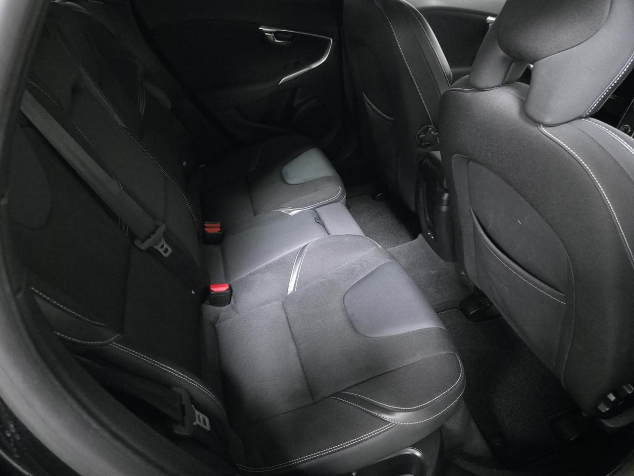 2015 Volvo V40 - 18