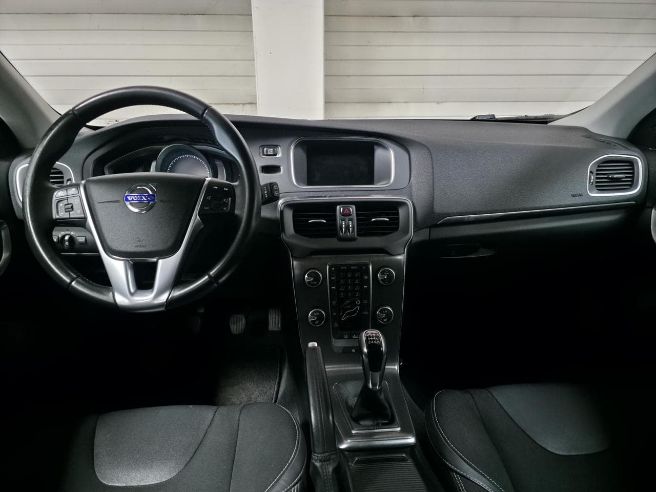 2015 Volvo V40 - 12