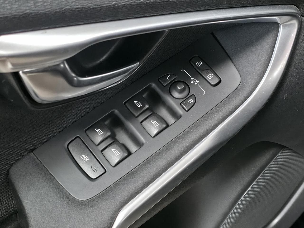 2015 Volvo V40 - 28