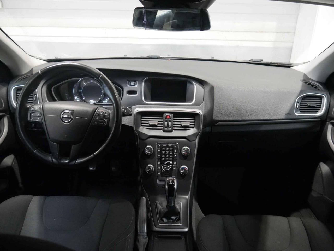 2017 Volvo V40 - 8