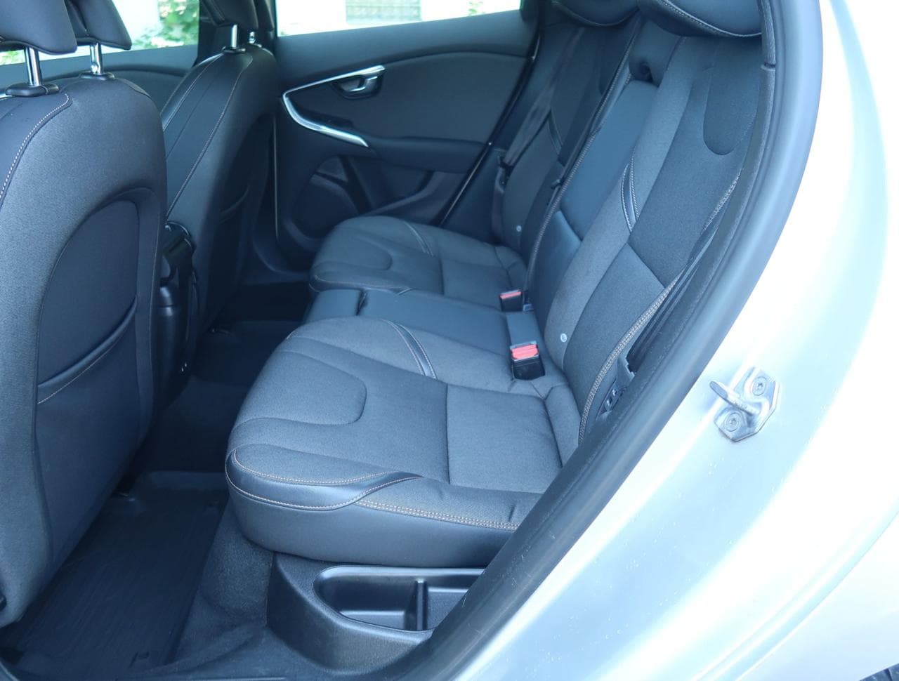 2016 Volvo V40 - 29