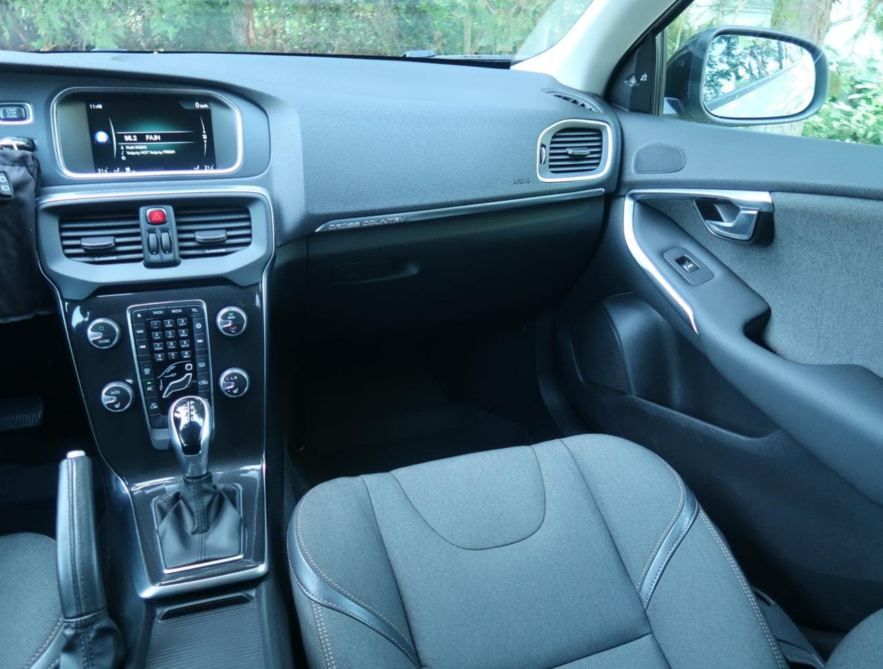 2016 Volvo V40 - 20