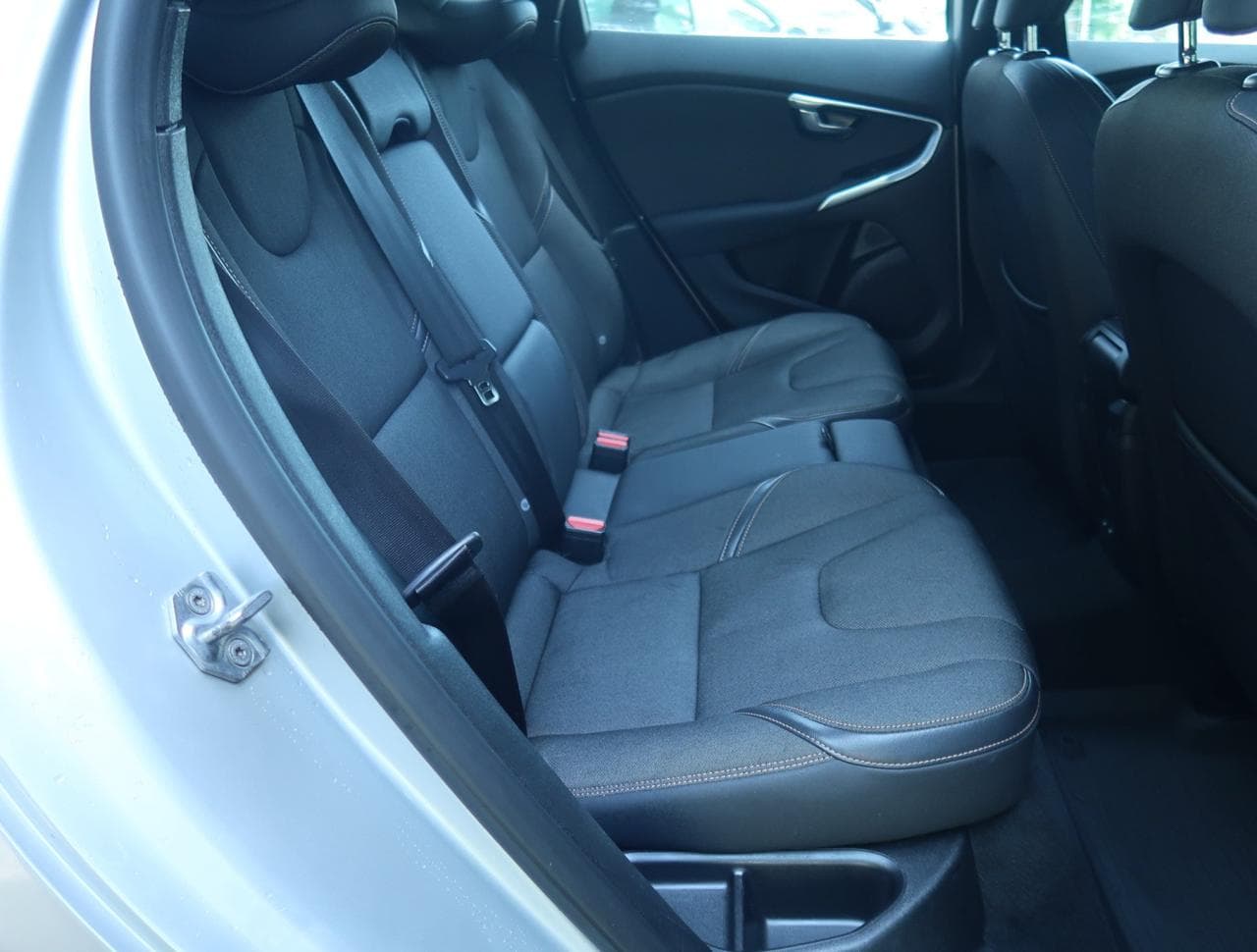 2016 Volvo V40 - 25