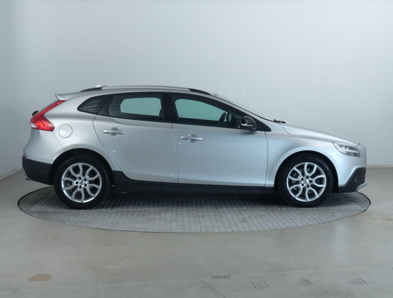 2016 Volvo V40 - 13