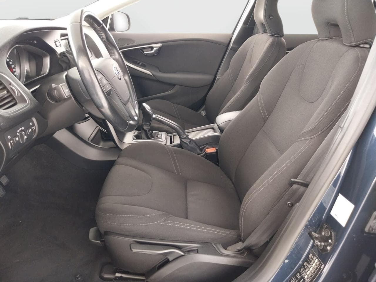 2012 Volvo V40 - 16