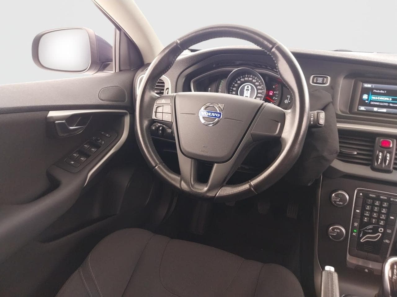 2012 Volvo V40 - 9