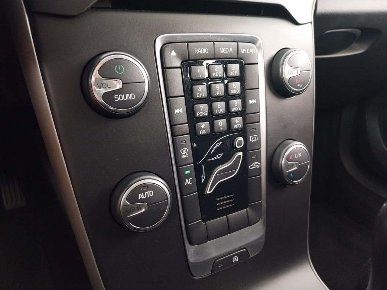 2012 Volvo V40 - 19