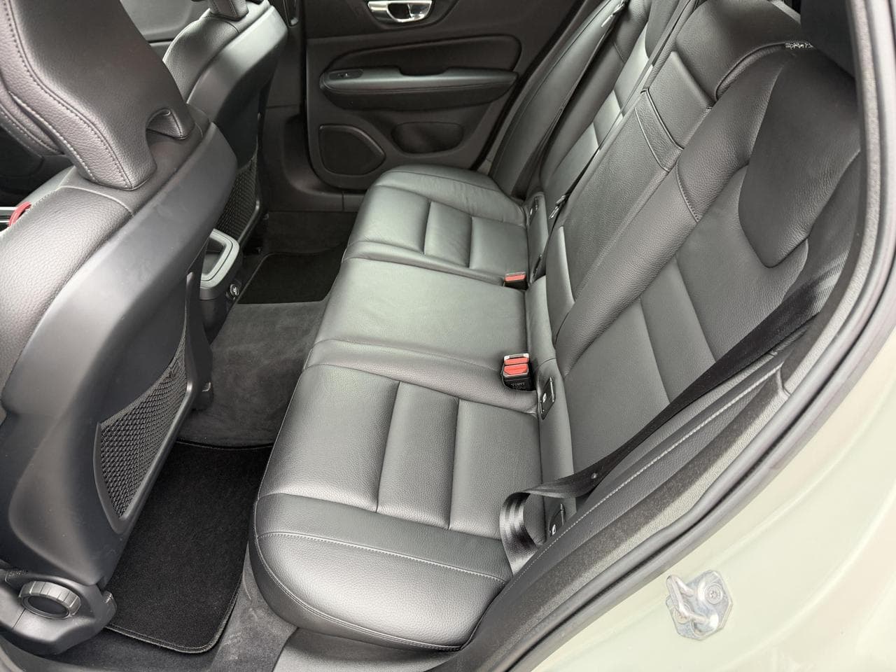 2018 Volvo V60 - 10