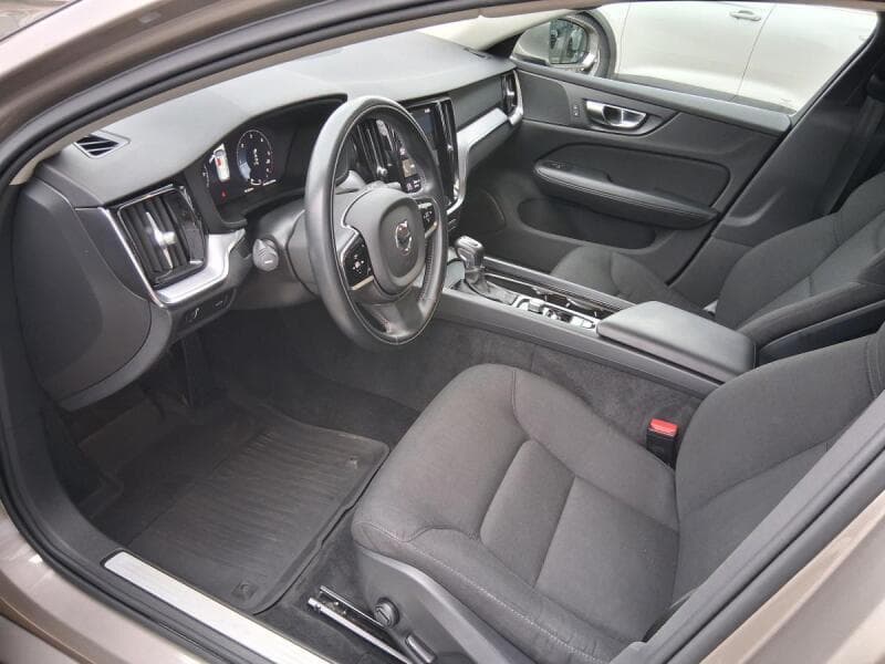 2020 Volvo V60 - 10