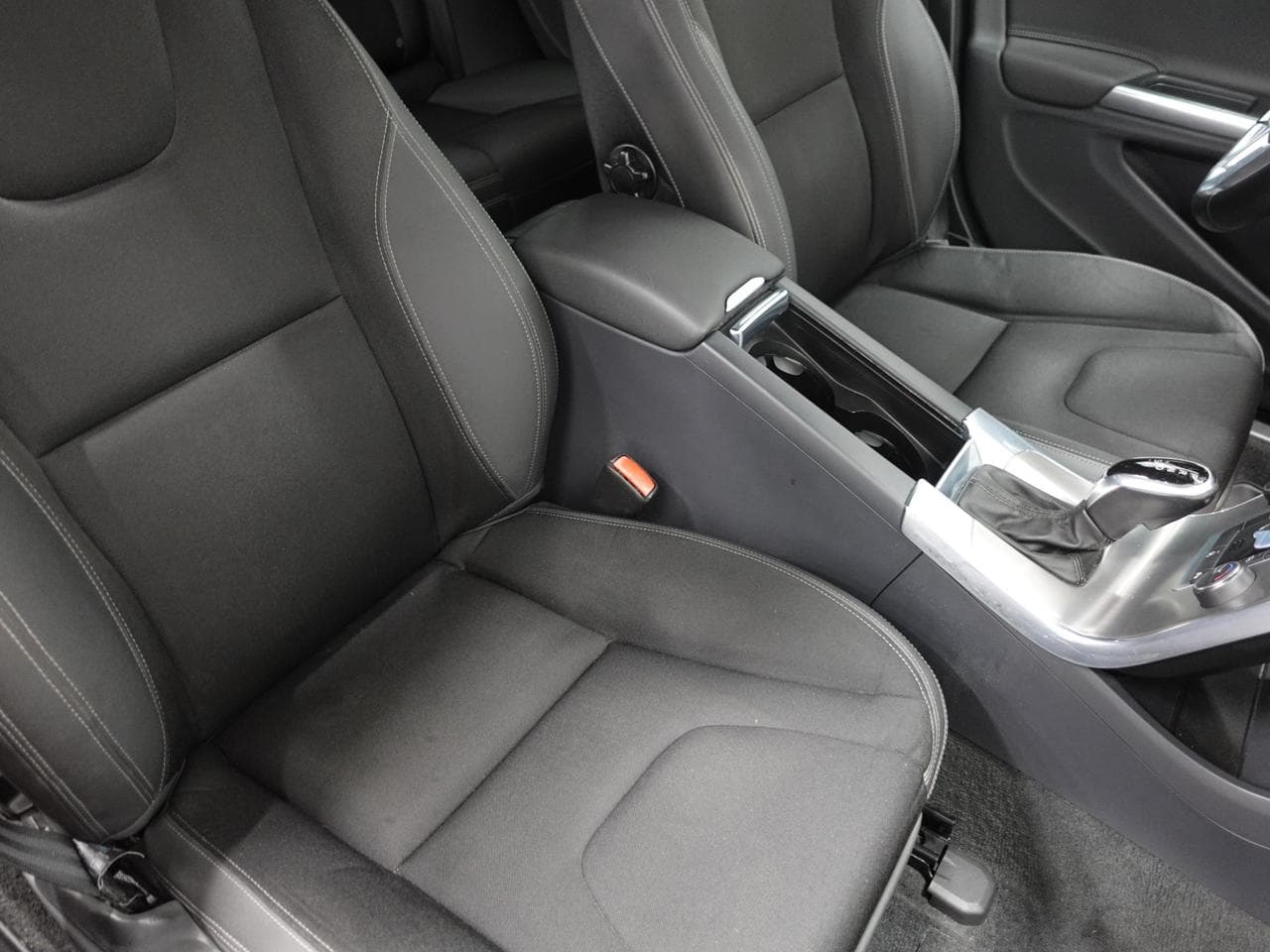 2014 Volvo V60 - 11