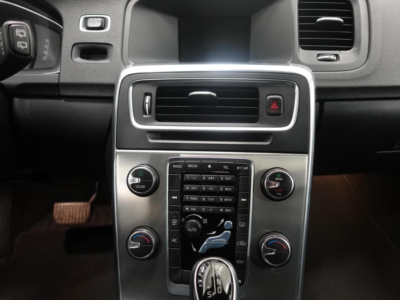 2014 Volvo V60 - 13
