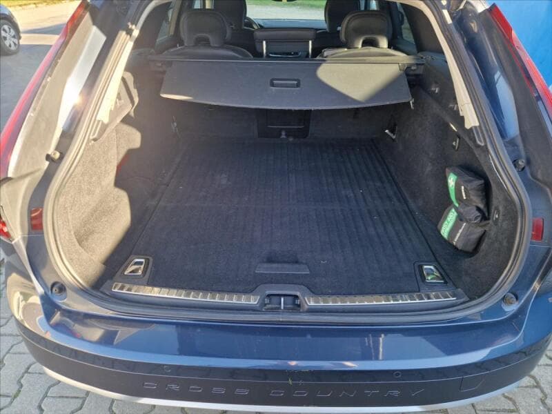 2021 Volvo V90 - 10