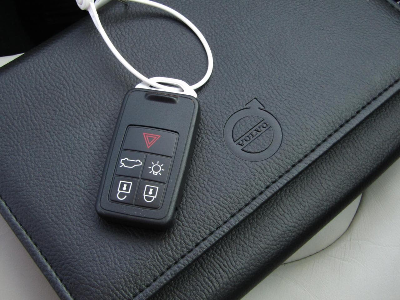 2017 Volvo V40 - 17