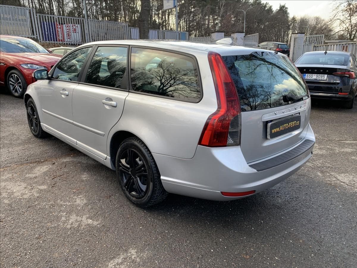 2010 Volvo V50 - 9