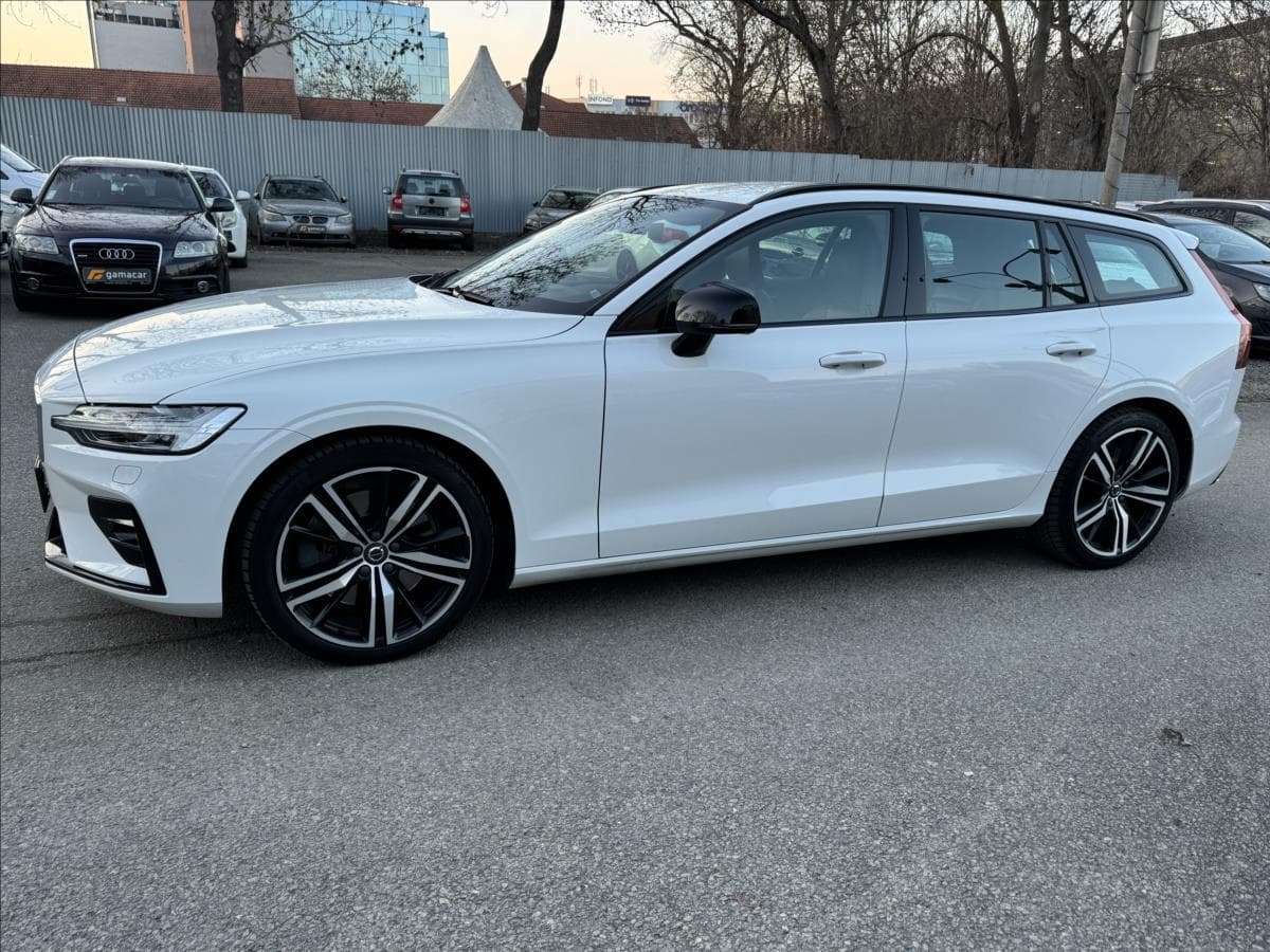 2020 Volvo V60 - 14