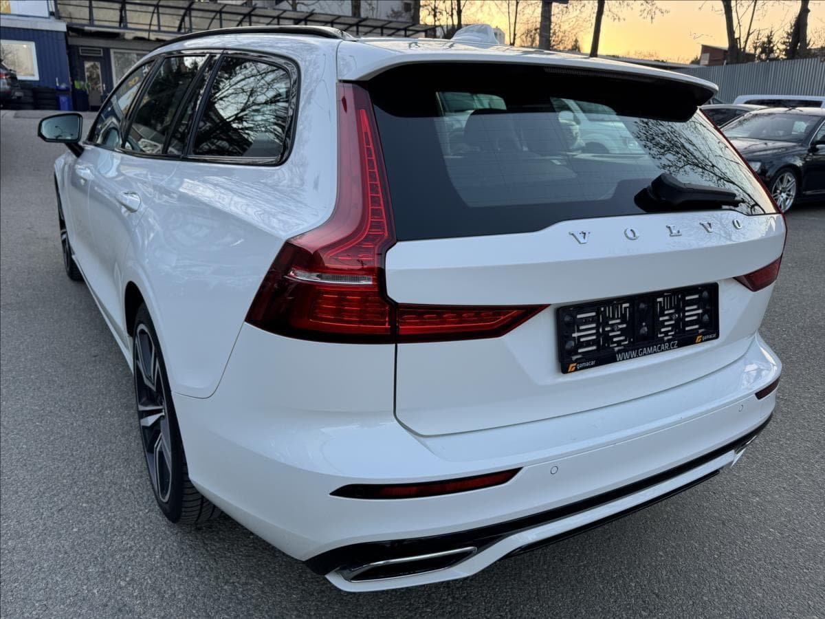 2020 Volvo V60 - 11