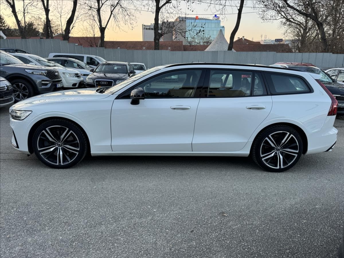 2020 Volvo V60 - 13
