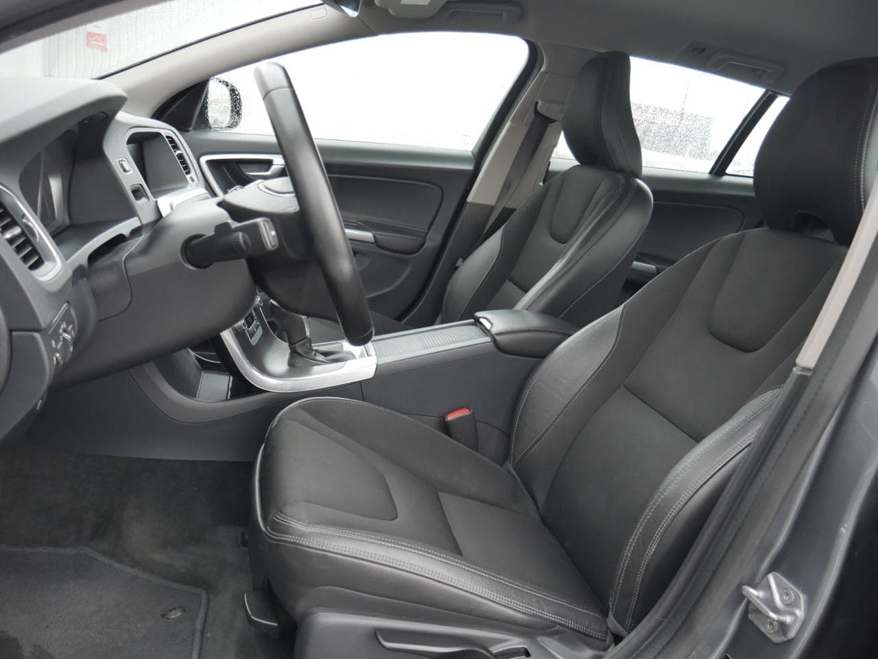2016 Volvo V60 - 9