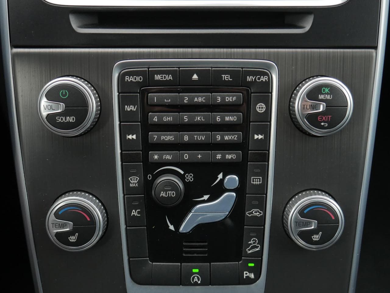 2016 Volvo V60 - 15