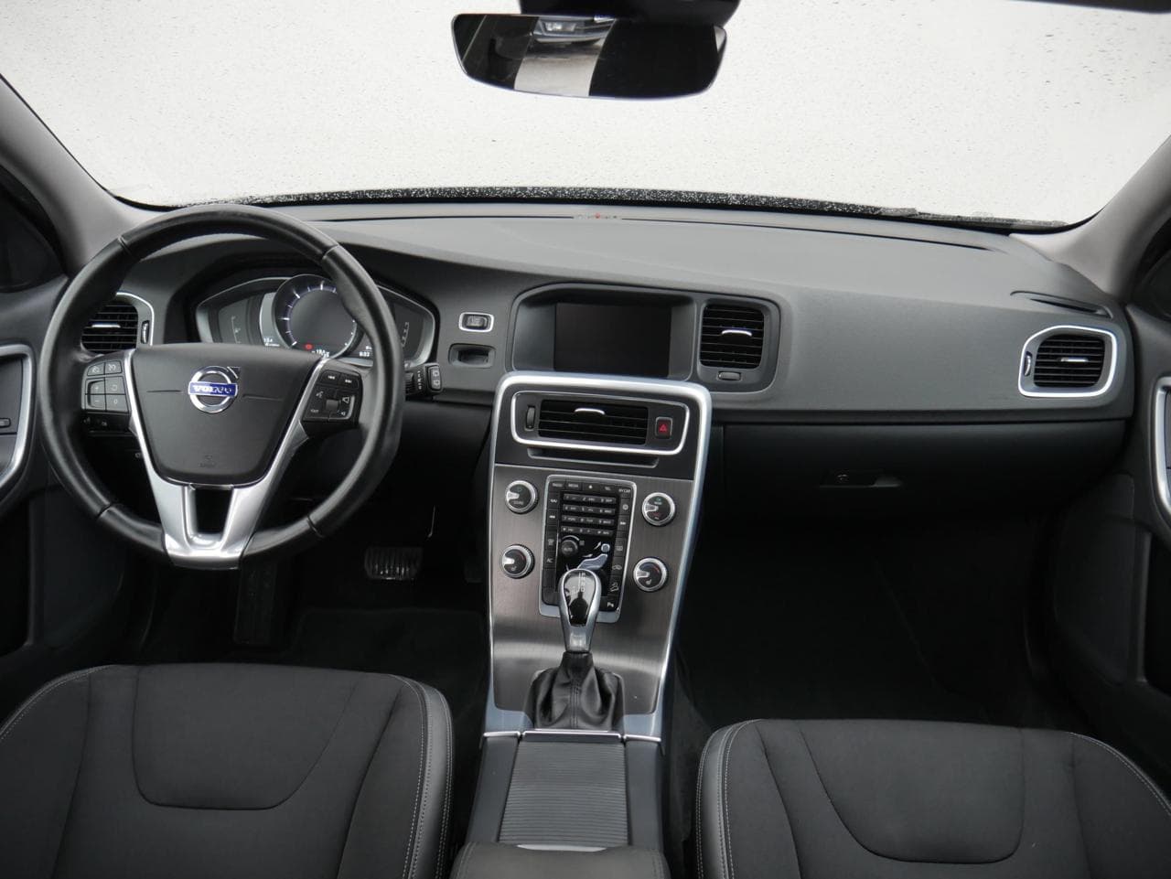 2016 Volvo V60 - 8