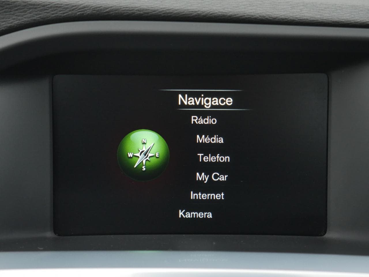 2016 Volvo V60 - 16