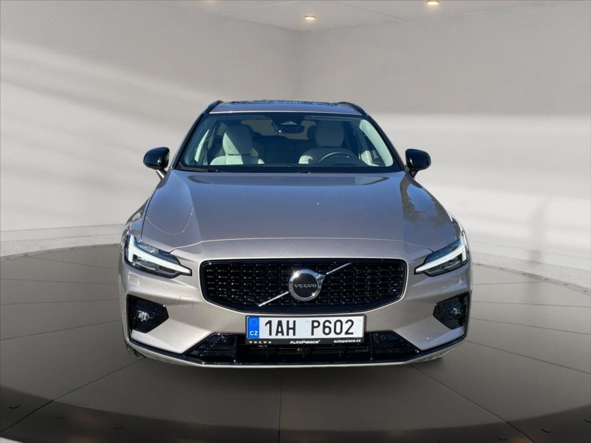 2024 Volvo V60 - 2