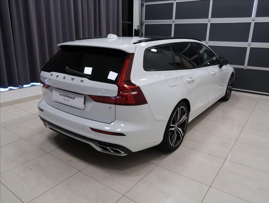 2020 Volvo V60 - 9