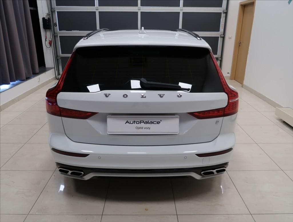 2020 Volvo V60 - 11