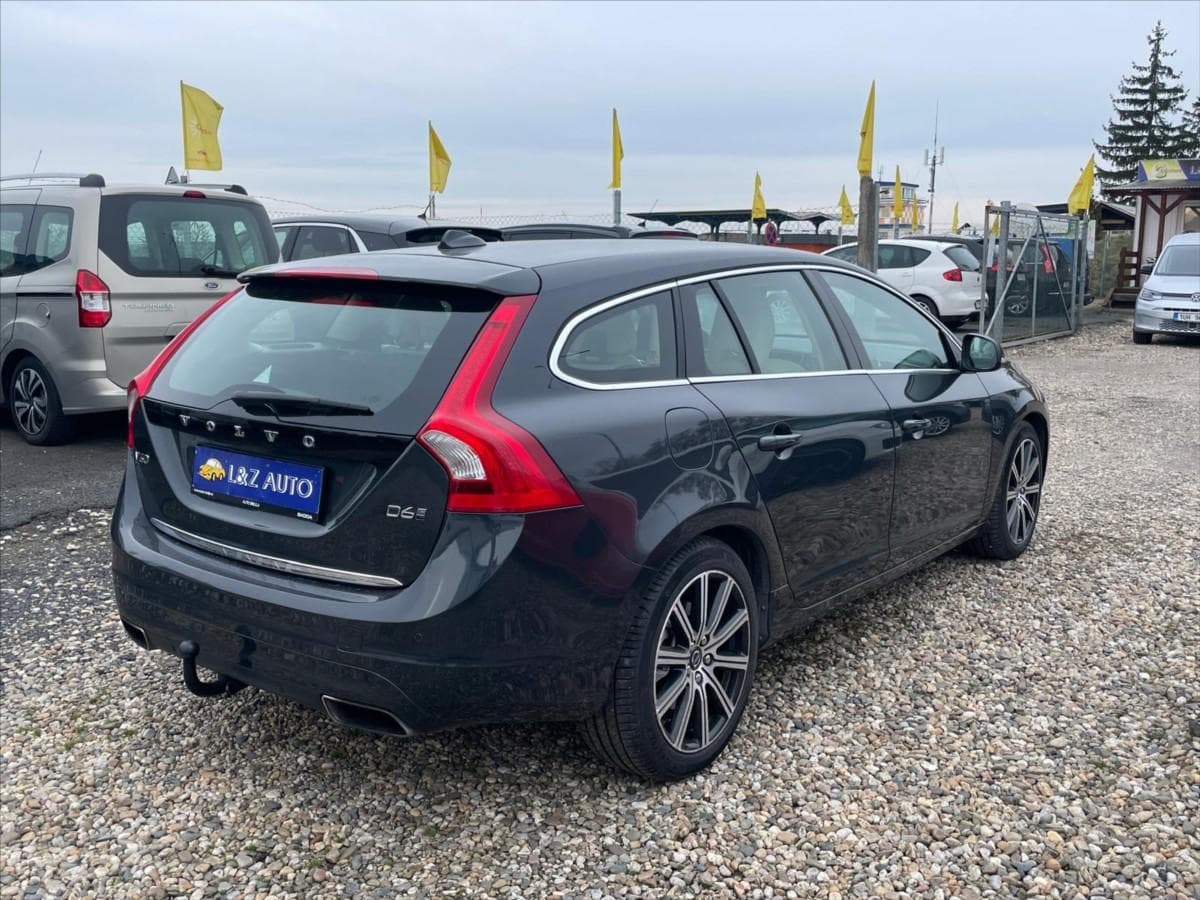 2015 Volvo V60 - 11