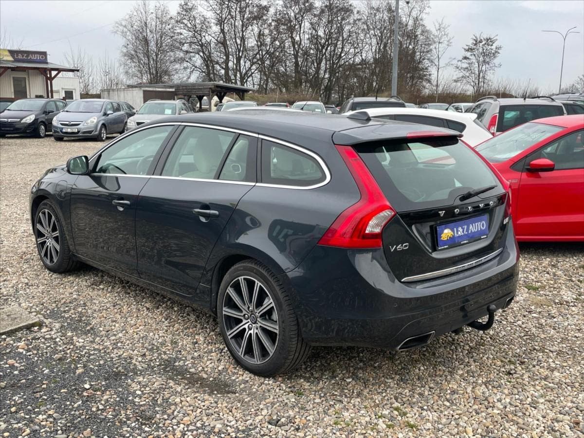 2015 Volvo V60 - 7
