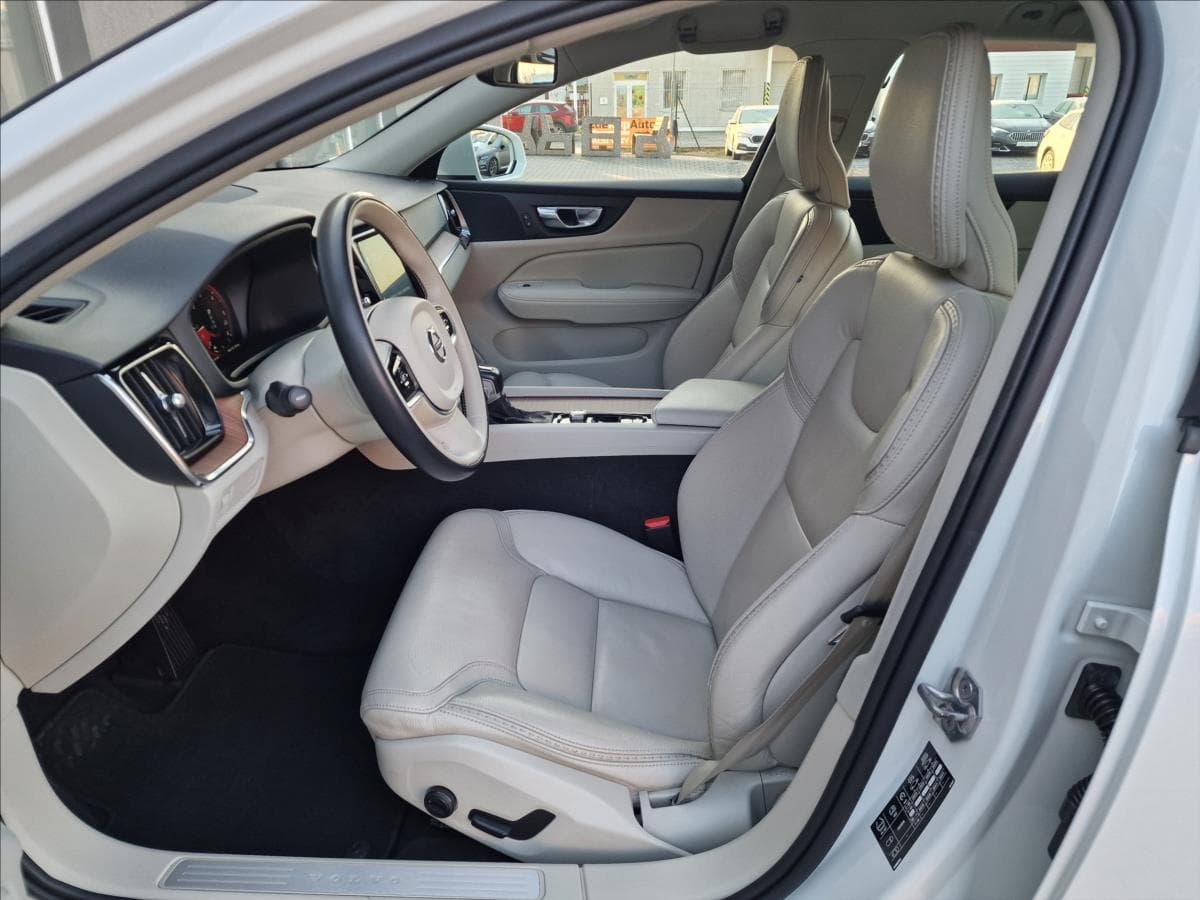2019 Volvo V60 - 19