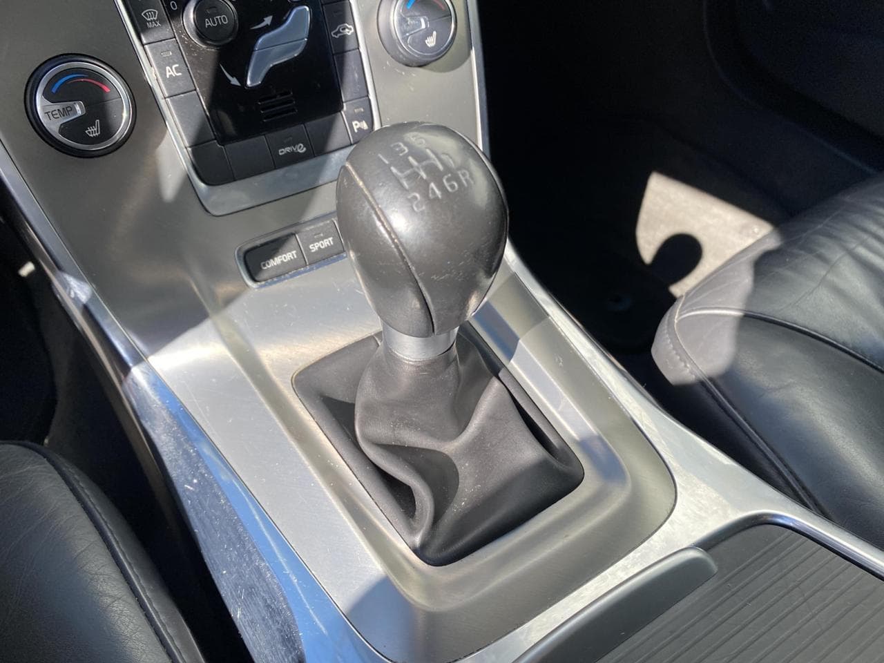2011 Volvo V70 - 16