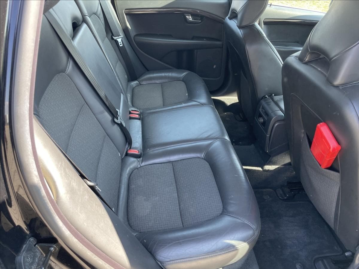 2008 Volvo V70 - 13