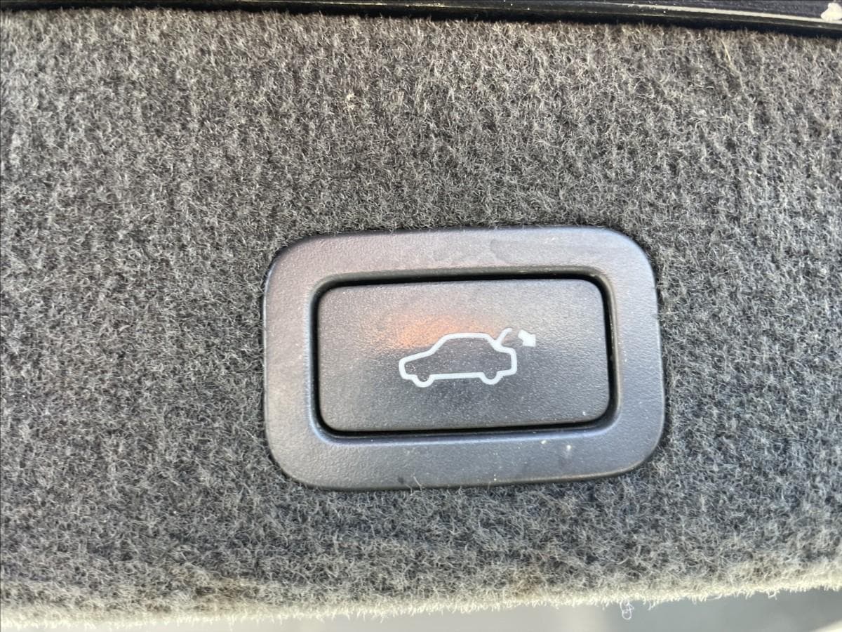 2008 Volvo V70 - 12