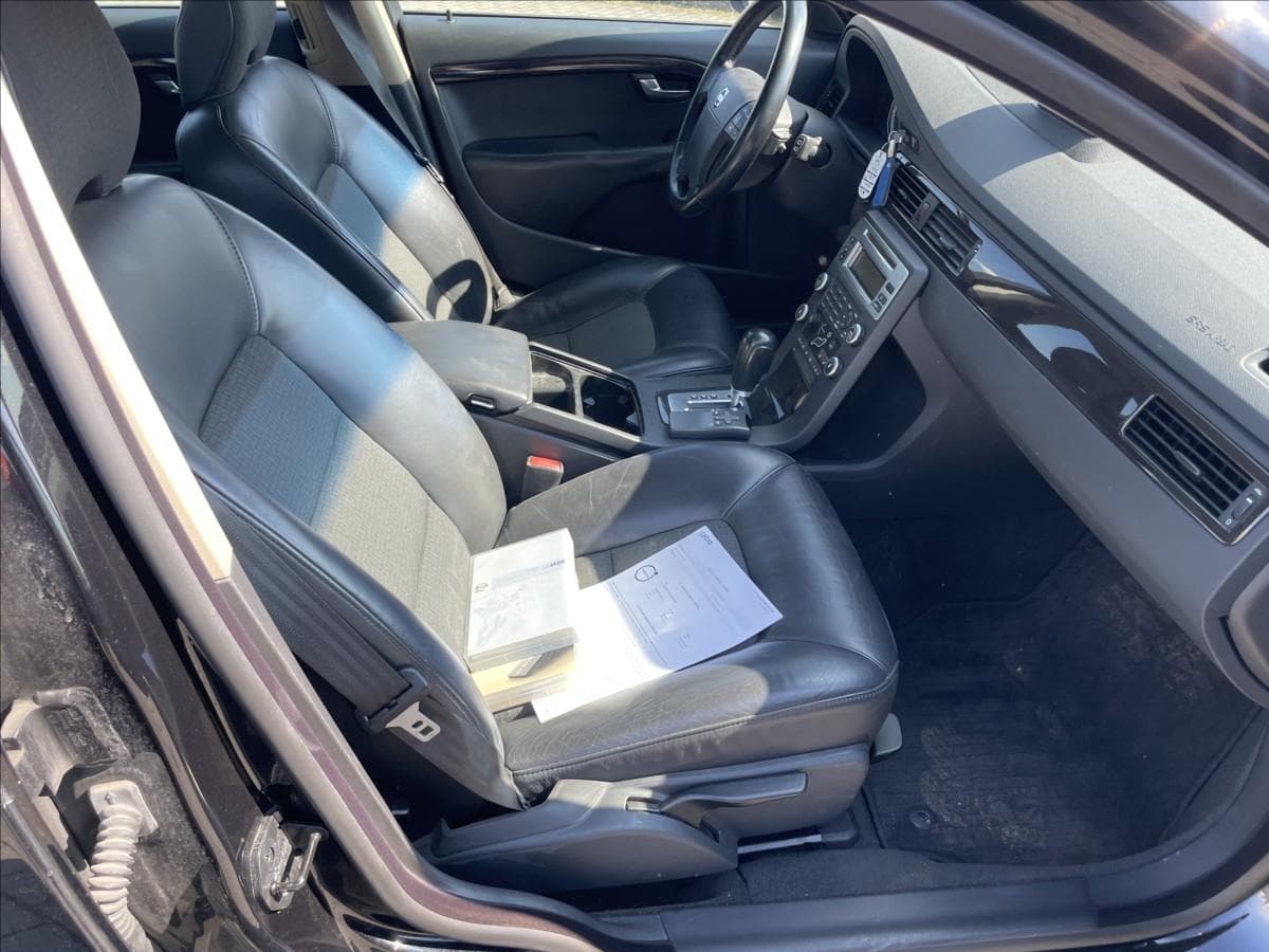 2008 Volvo V70 - 15
