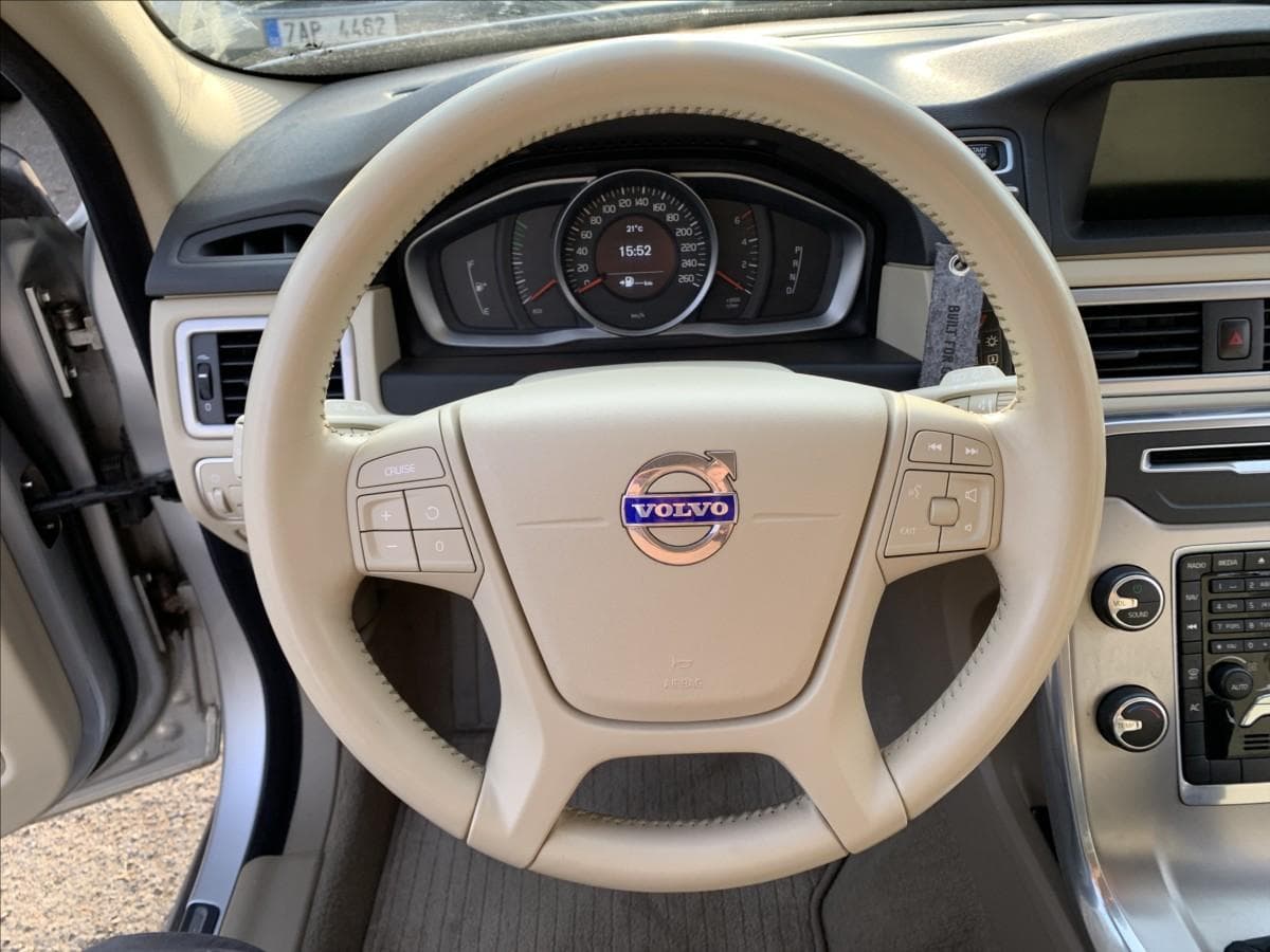 2013 Volvo V70 - 10
