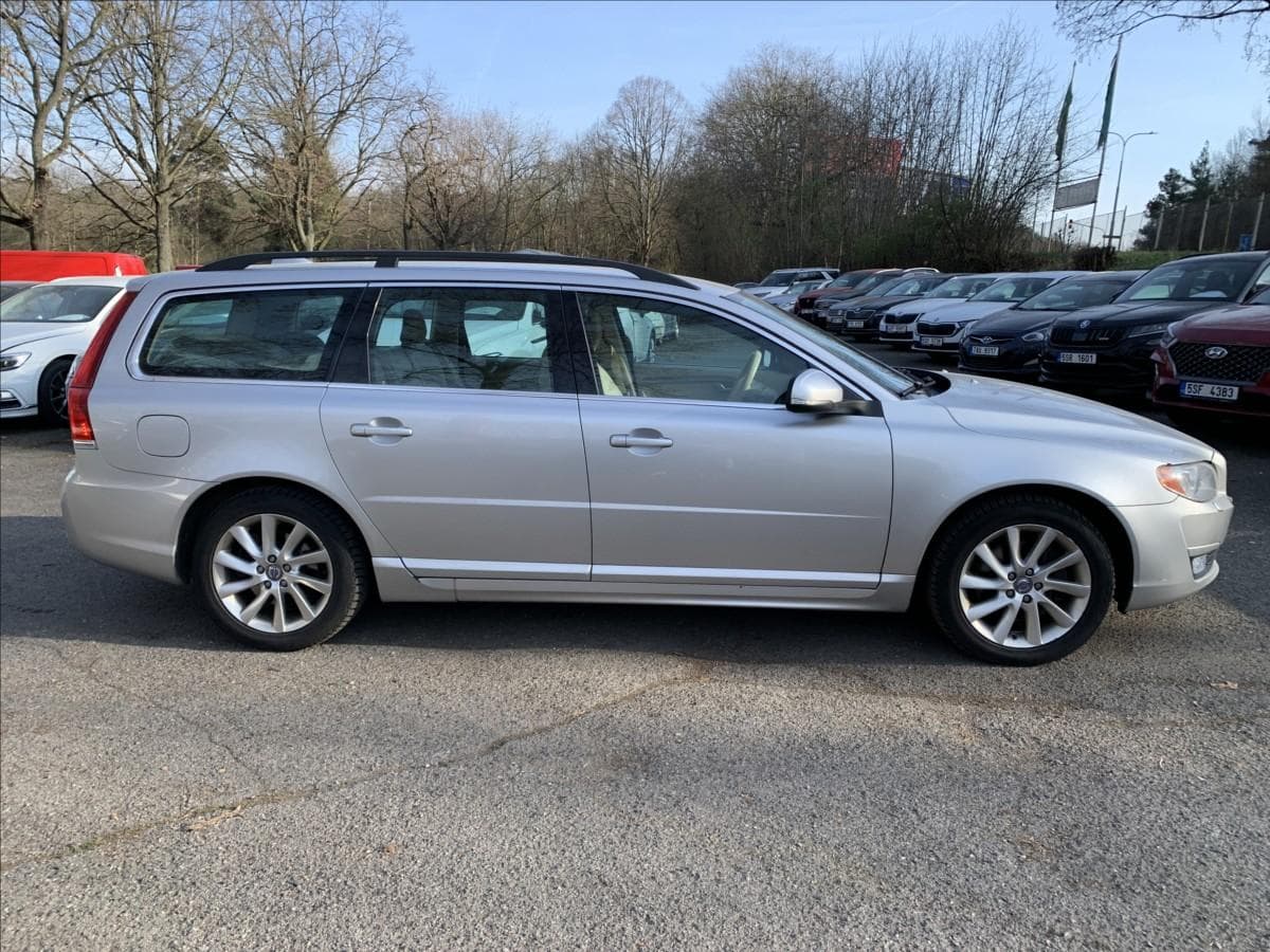 2013 Volvo V70 - 4