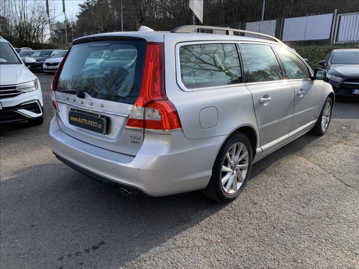2013 Volvo V70 - 5