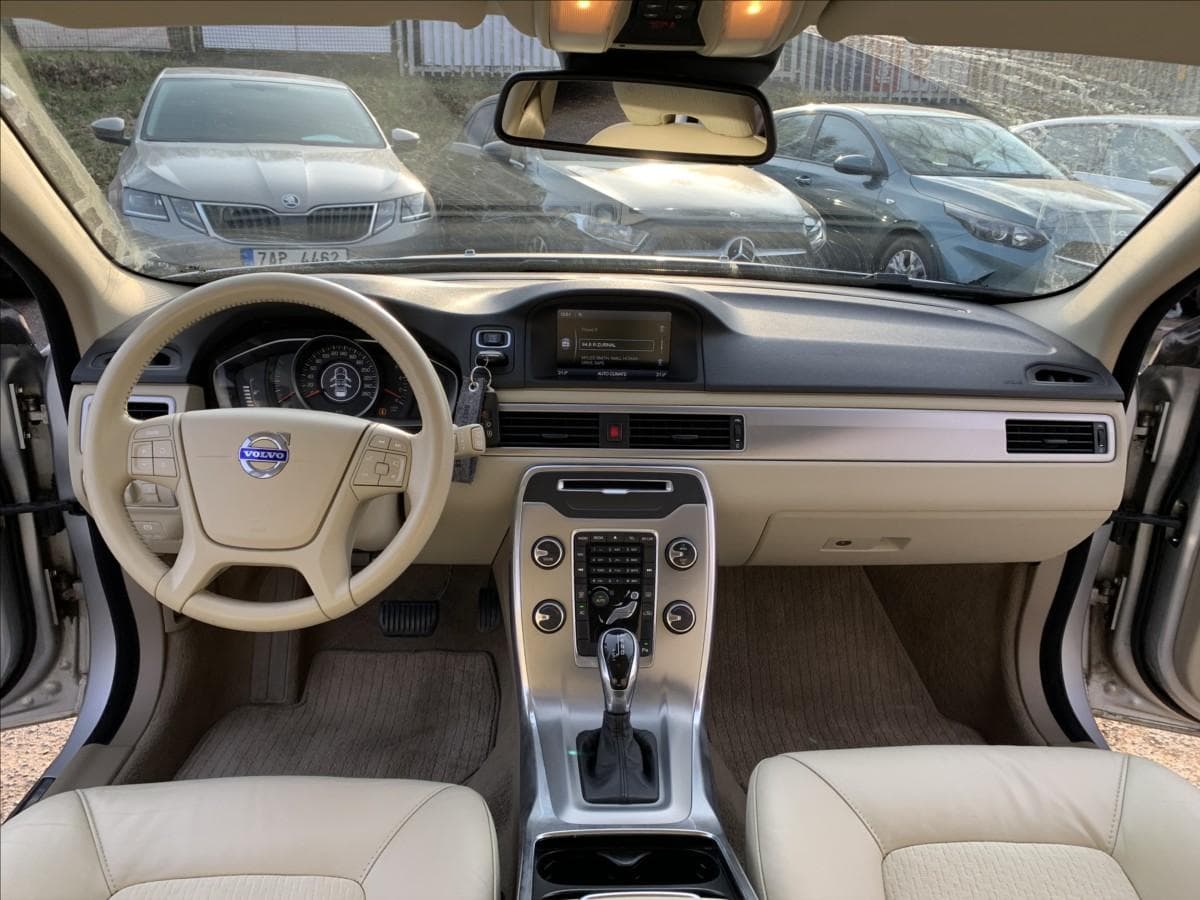 2013 Volvo V70 - 9