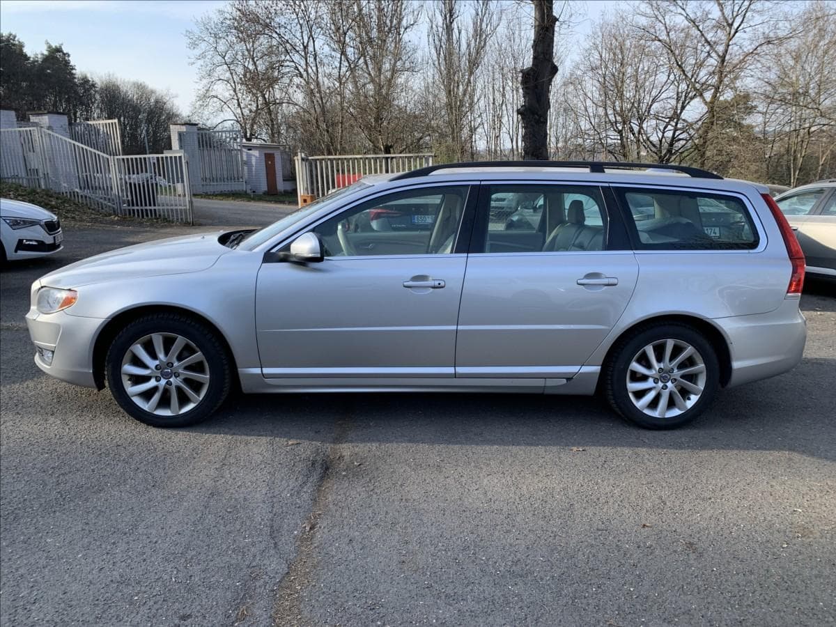 2013 Volvo V70 - 8