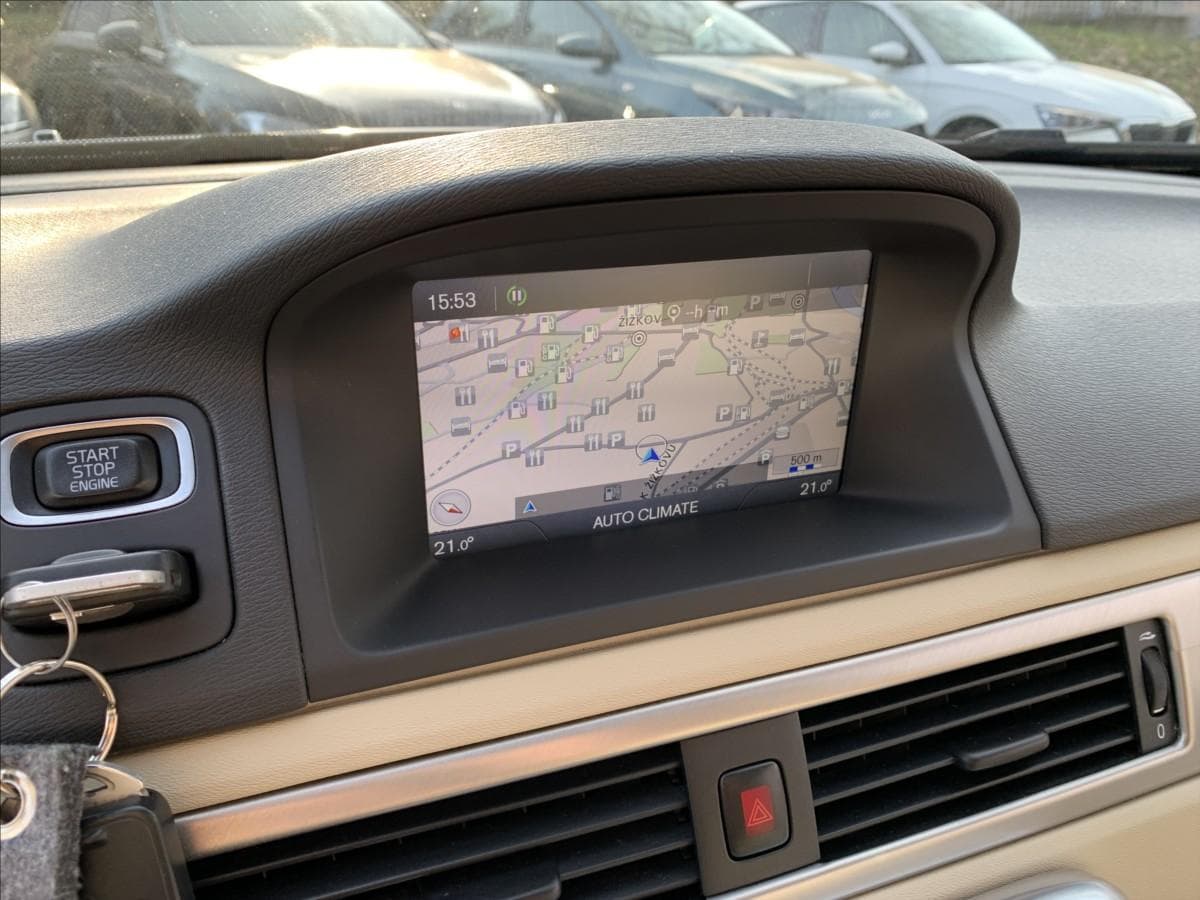 2013 Volvo V70 - 12